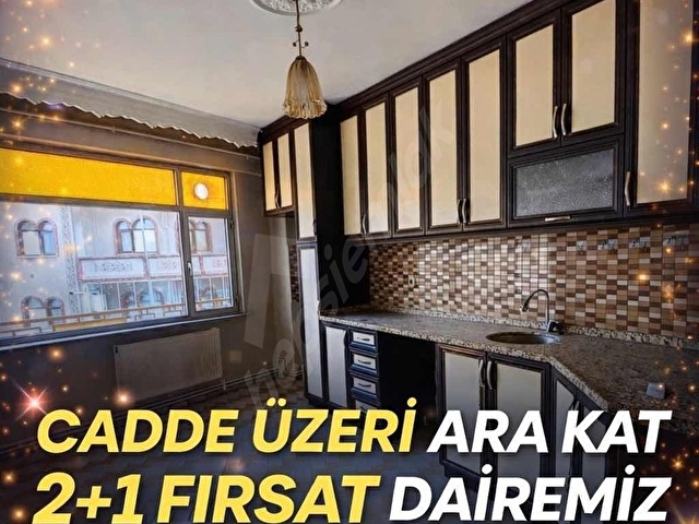 CADDE ÜZERİ ARA KAT 2+1 SATILIK FIRSAT DAİRE