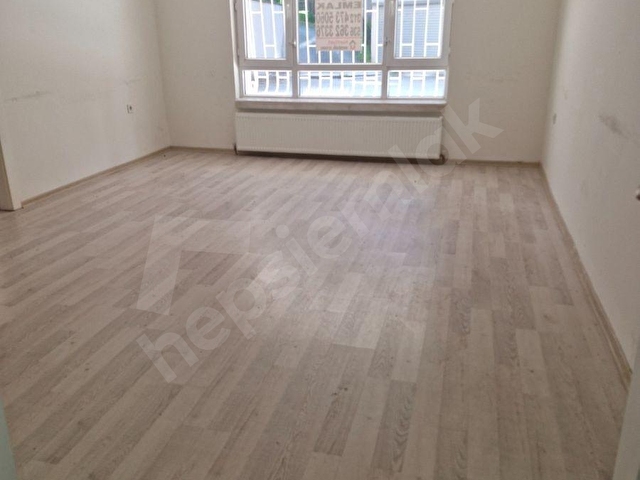 AŞAGI ÖVEÇLERDE SATILIK OFİS BÜRO 2+1 ARKA CEPHEDEN GİRİŞ KAT GÜNEY CEPH ANKASTRE MUTFAK MANTOLAMALI - Görsel 6