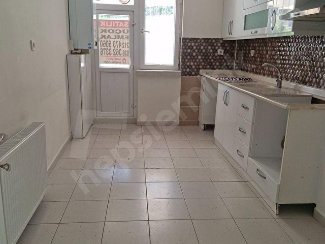AŞAGI ÖVEÇLERDE SATILIK OFİS BÜRO 2+1 ARKA CEPHEDEN GİRİŞ KAT GÜNEY CEPH ANKASTRE MUTFAK MANTOLAMALI - Görsel 2