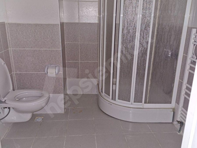 AŞAGI ÖVEÇLERDE SATILIK OFİS BÜRO 2+1 ARKA CEPHEDEN GİRİŞ KAT GÜNEY CEPH ANKASTRE MUTFAK MANTOLAMALI - Görsel 15