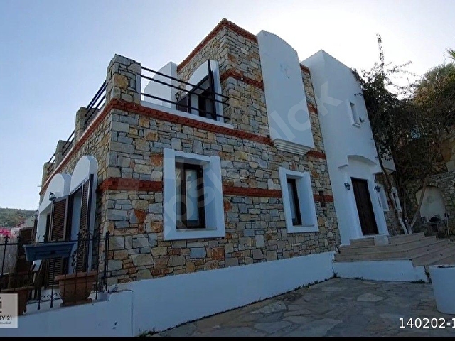 Bodrum-Kumbahce deniz manzaralı kiralık dubleks taş villa