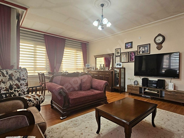 ETSDEN KONYA YOLU YAKINI / GENİŞ TERASLI 6+1 DUBLEX DAİRE - Görsel 3