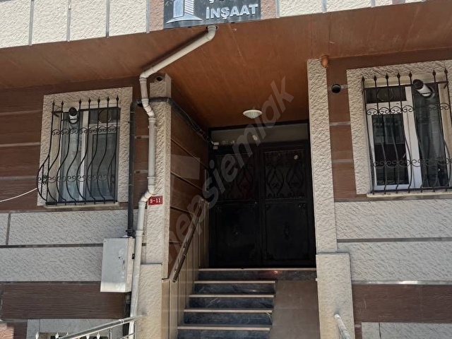 GOP Merkez mah, 14 yıllık binada çift cephe 2+1 bahçe katı (kot2) - Görsel 2
