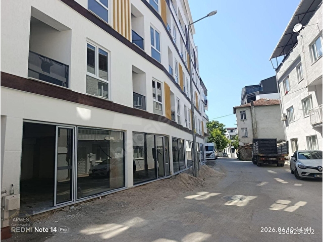 ARMES EMLAKTAN YENİ OKUL CADDESİNDE KİRALIK DÜKKAN
