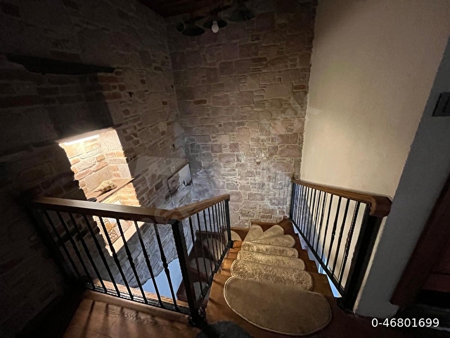 AYVALIK MERKEZDE 2 KATLI, AVLULU, ŞÖMİNELİ TAŞ RUM EVİ - Görsel 18