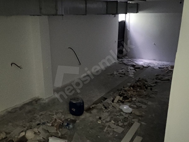 KEMERBURGAZ MERKEZDE 260 M2 İKİ KAT DÜKKAN - Görsel 7