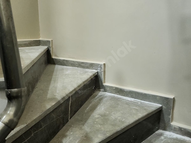 KEMERBURGAZ MERKEZDE 260 M2 İKİ KAT DÜKKAN - Görsel 9