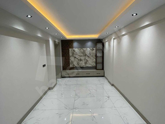 SIRAKAPILARDA MÜKEMMEL 3+1 DAİRE