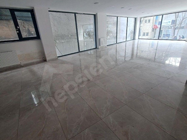 Merkezi Konumda, 2 Katlı 450 m² Kiralık Geniş ve Çok Amaçlı Dükkan - Görsel 6