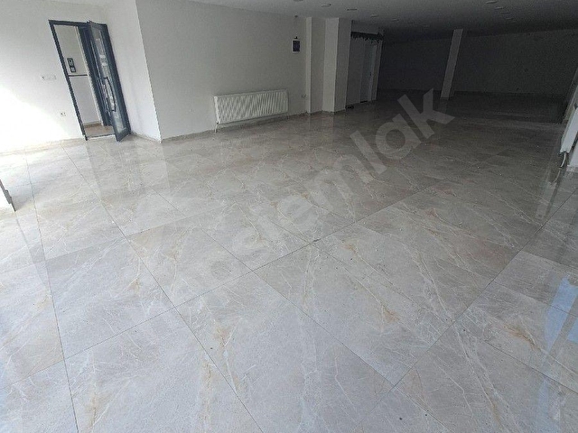 Merkezi Konumda, 2 Katlı 450 m² Kiralık Geniş ve Çok Amaçlı Dükkan - Görsel 7