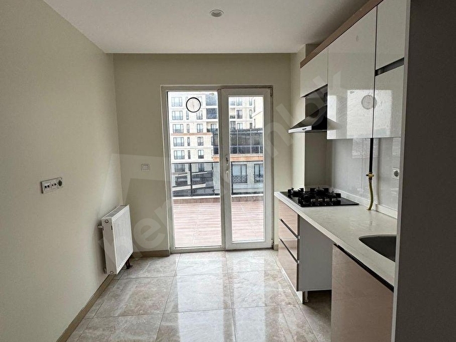 ÖMÜR İSTANBUL SİTE 27m TERASLI 9.KAT 2+1 145m² SATILIK BOŞ DAİRE - Görsel 17