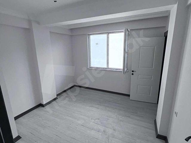 ÇAMLICA MAHALLESİ AY SOKAK BALKONLU SATILIK 2+0 DAİRE - Görsel 9