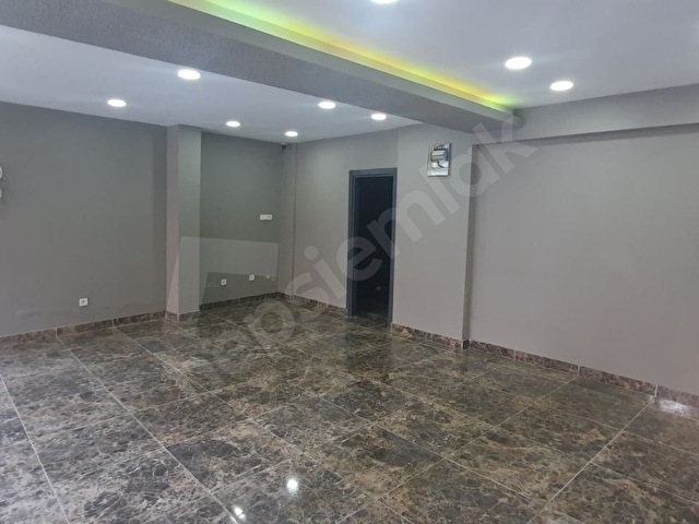 EYÜP İSLAMBEY ANA CADDE ÜZERİNDE KİRALIK HER İSE UYGUN 60 DÜKKAN - Görsel 5