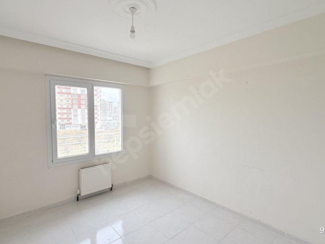 AİLE SİTESİNDE OTURMAYA HAZIR 3+1 ARAKAT DAİRE İSBAY EMLAKTA - Görsel 20