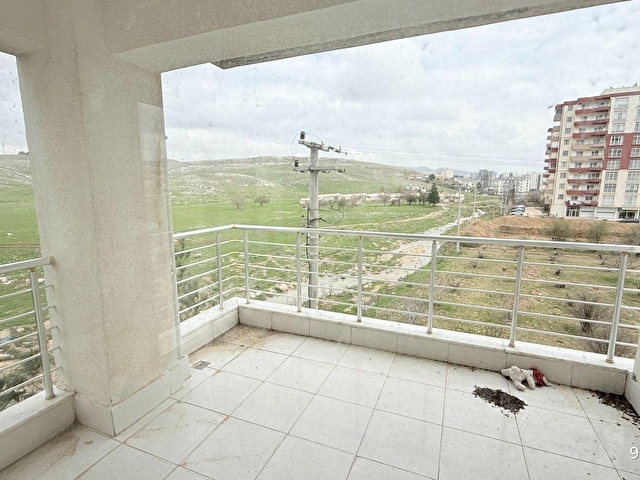 AİLE SİTESİNDE OTURMAYA HAZIR 3+1 ARAKAT DAİRE İSBAY EMLAKTA - Görsel 12