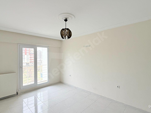 AİLE SİTESİNDE OTURMAYA HAZIR 3+1 ARAKAT DAİRE İSBAY EMLAKTA - Görsel 24