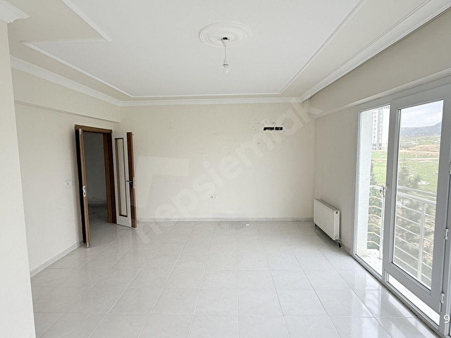 AİLE SİTESİNDE OTURMAYA HAZIR 3+1 ARAKAT DAİRE İSBAY EMLAKTA - Görsel 9