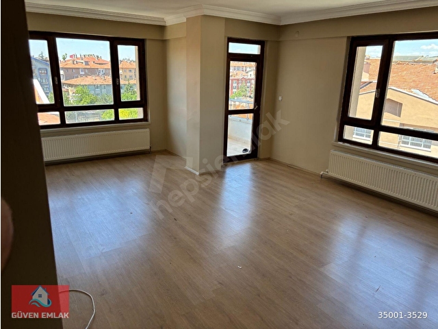 GÜNEŞEVLER MAHALLESİNDE ASANSÖRLÜ ORTA KATTA 3+1 KİRALIK DAİRE - Görsel 5