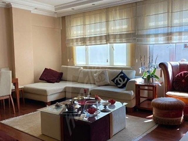 Bahçelievler k.has arkası metro m.büse yürüme 4-5 dk 95m2 eşyalı,kentsel aşamasında,2.kat otoparklı - Görsel 10