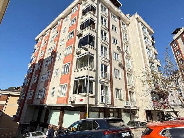 DİKİLİTAŞTA SATILIK ARAKAT DAİRE - Görsel 2