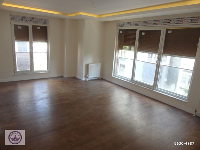 *boş*  caddebostan çınardibi caddeye yakın deluxe iskanlı arakat 2+1