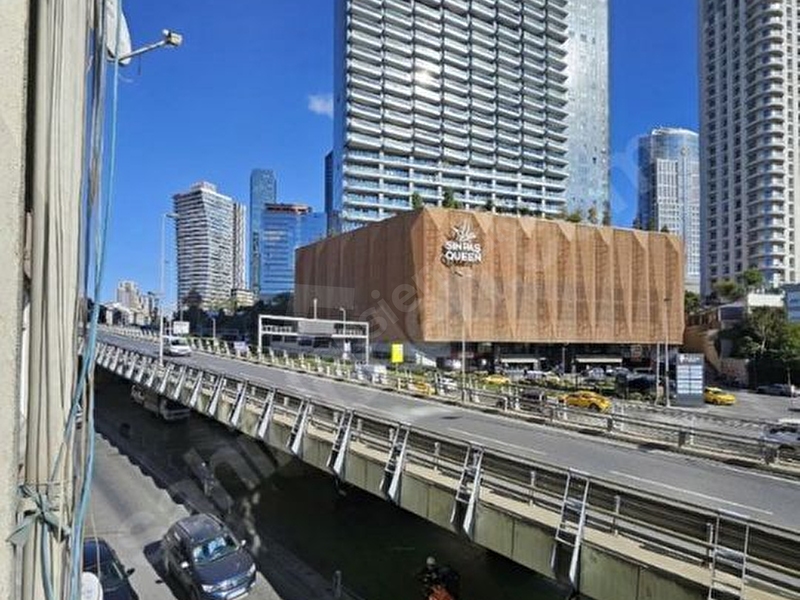 Vip Emlaktan Halide Edip Akar Caddesi Üzeri Satılık Daire