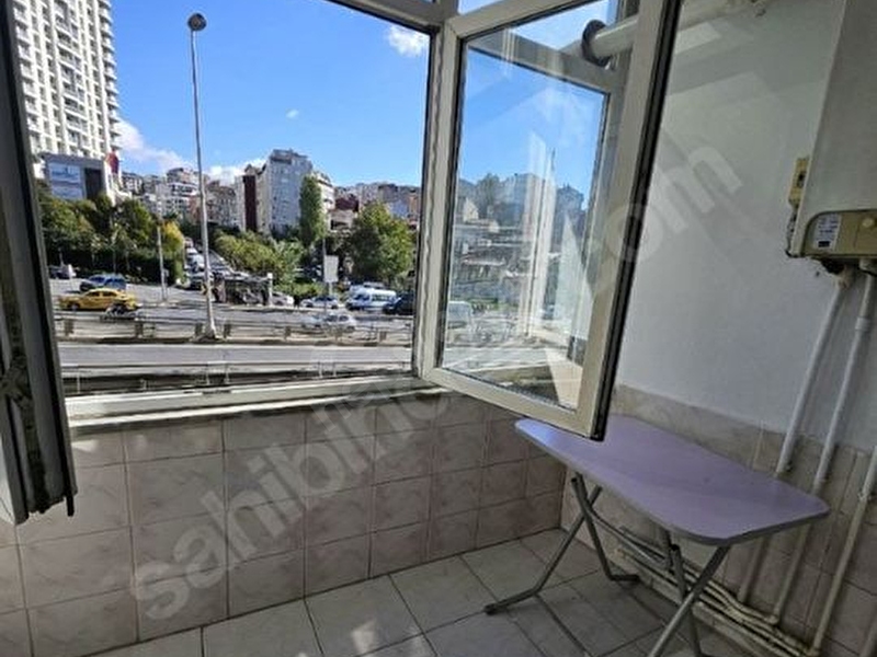 Vip Emlaktan Halide Edip Akar Caddesi Üzeri Satılık Daire