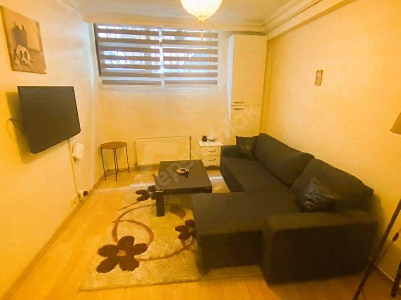 Şişli Merkezde Satılık 1+1 65 M2 Yeni Binada Yarı Zemin Daire