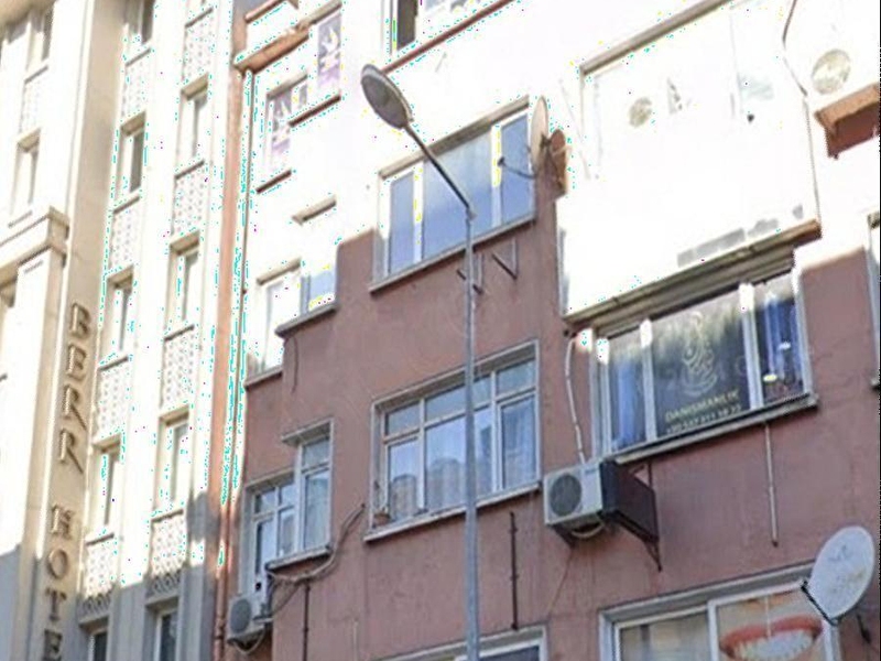 Ki̇ralik akdeni̇z caddesi̇ üzeri̇ kombi̇li̇ ve spot işikli 100 m2 3. kat