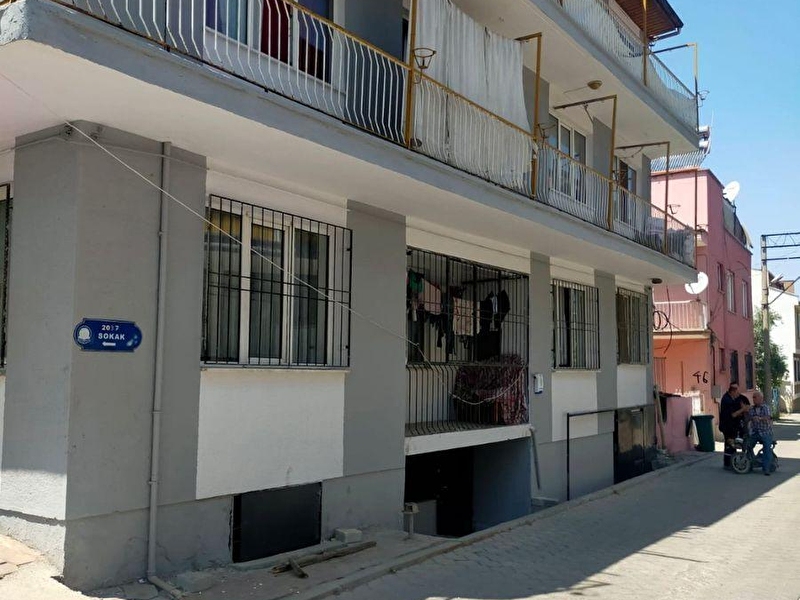 Şahi̇n gayri̇menkulden satilik komle bi̇na...