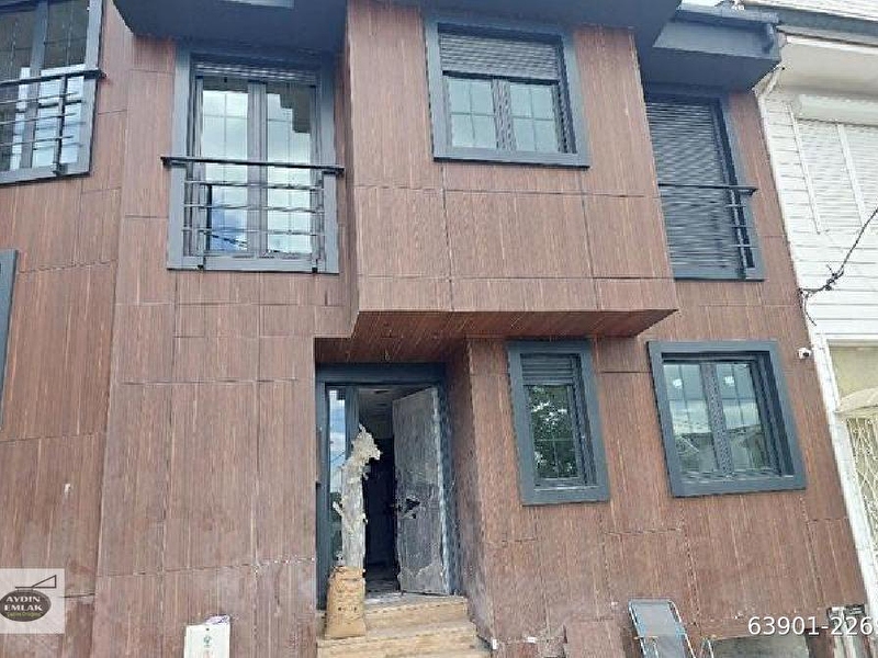 Ortaköyde  özel mi̇mari̇ sifir 4 katli akilli vi̇lla ki̇şi̇ye özel