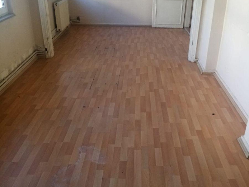 Fati̇h çapa merkezde  2+1  kuğu emlaktan ki̇ralik dai̇re