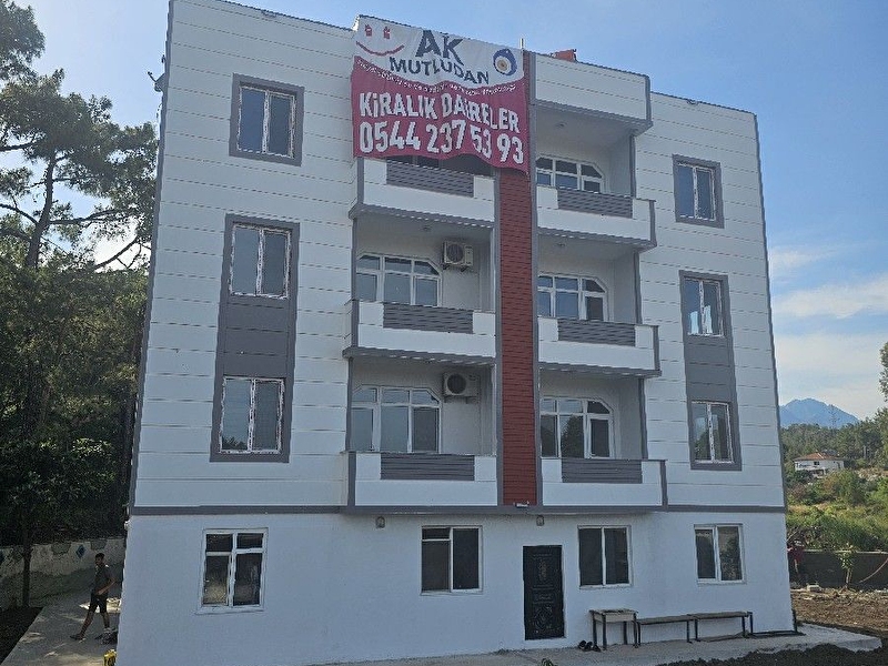 A k mutludan kemer çamyuvada yeni̇ yapili 1+1 dai̇reler