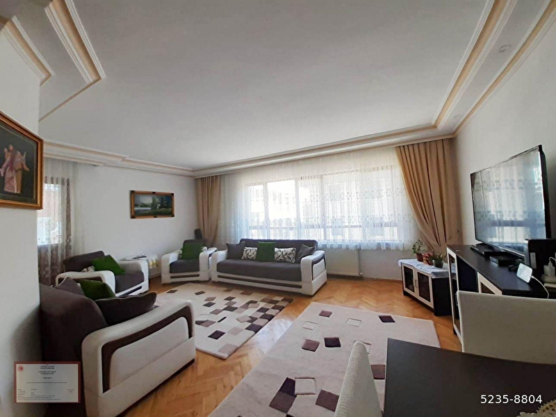 Di̇kmen merkezde hastane yakini 3+1 kombi̇li̇ 135 m2 bağimsiz dai̇re