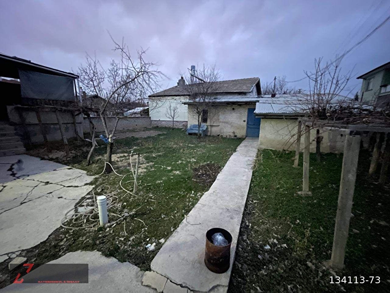 Meram da 500 m2 sadece arsa fi̇yatina müstaki̇l ev