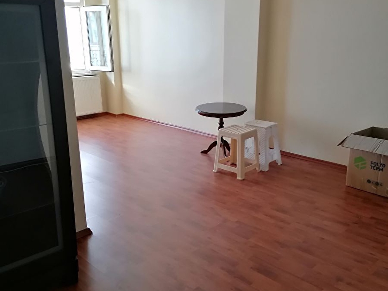 1 400 Tl Bahcelievlerde Kiralik Daire 3 1 110m2