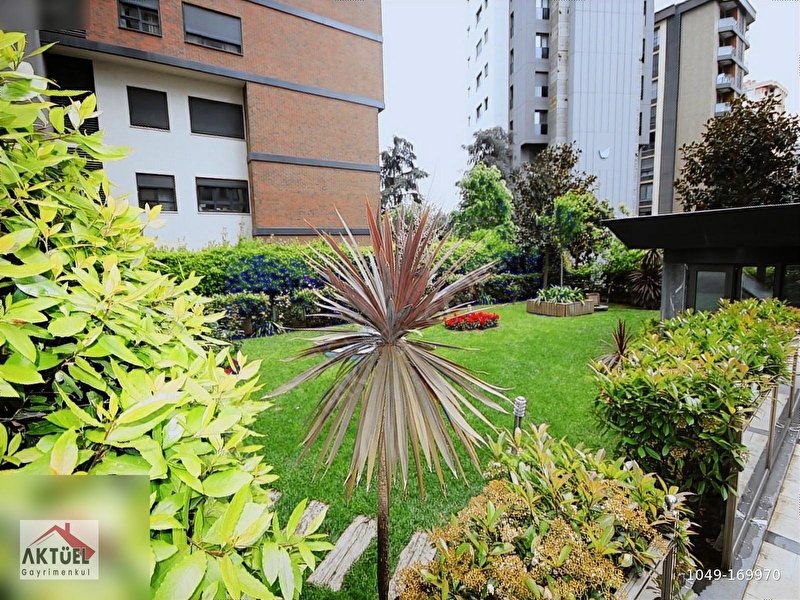 Çi̇ftehavuzlar sahi̇lde parka yakin balkonlu 130m2 boş satilik!