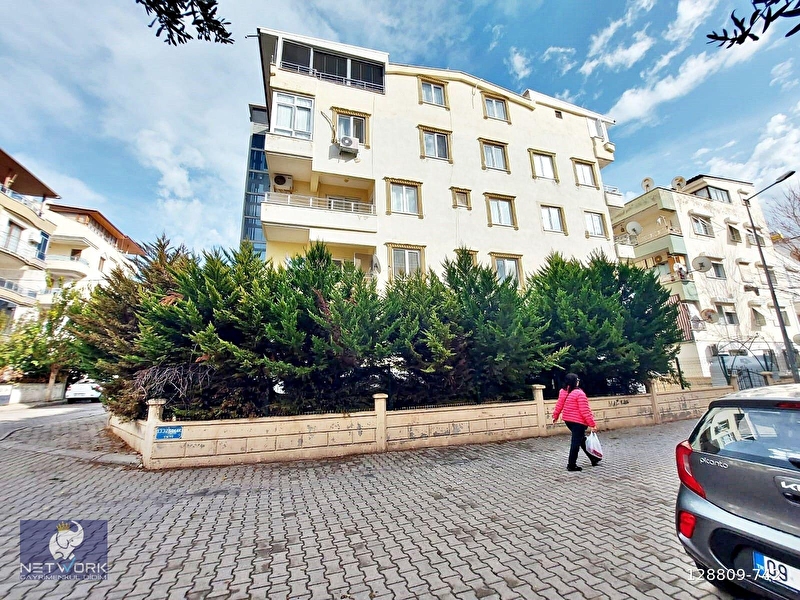 Di̇di̇m efeler de önü açik 3+1 ayri mutfak dai̇re