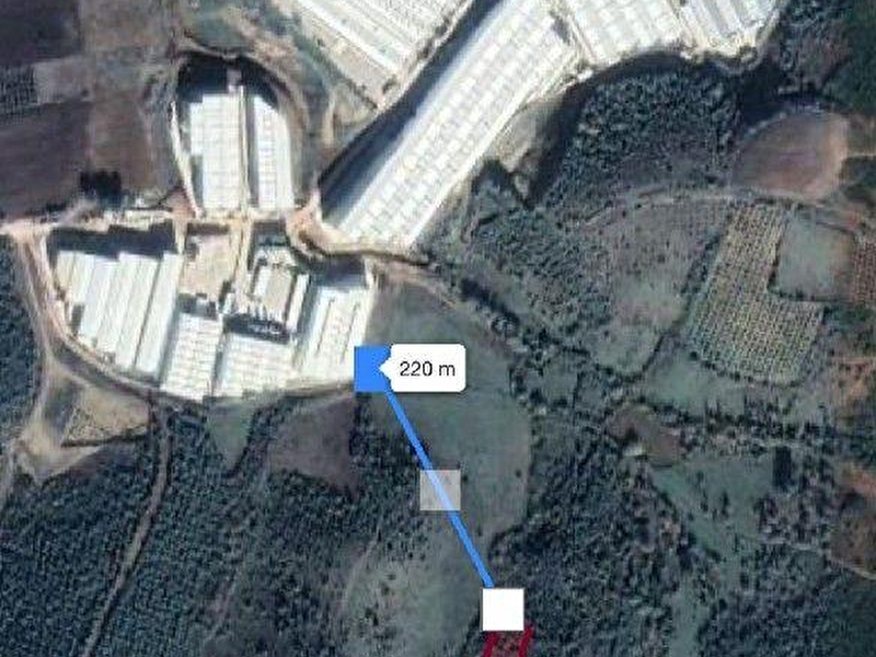 Hosab'a 200 metre mesafede 20 dönüm yatirimlik ti̇cari̇ arazi̇