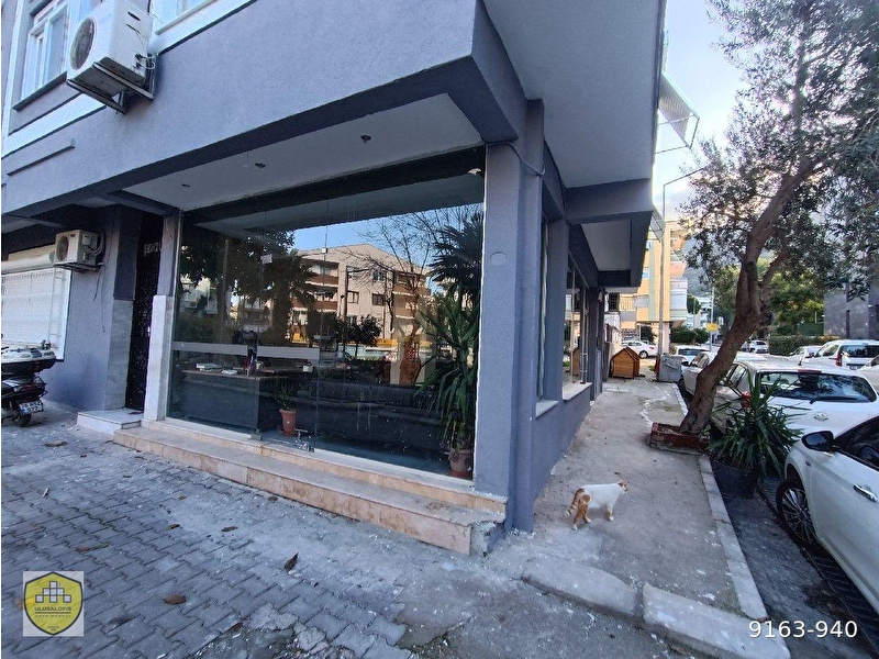 Balçova l ulusalofis agora avm yakini, yüksek tavanli, köşe, geni̇ş cepheli̇ dükkan