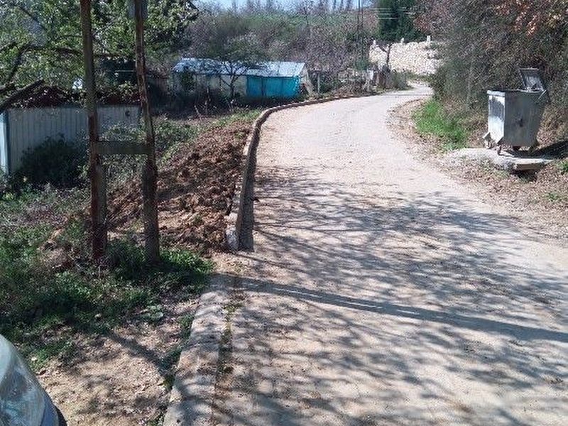Aci̇l.sahibinden /akköyde 4427 m2 köyiçi i̇marlı bahçe
