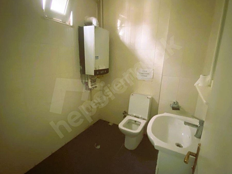 Şişli Merkezde 245 M2 Asansörlü Yangın Merdivenli İşyeri Ofis