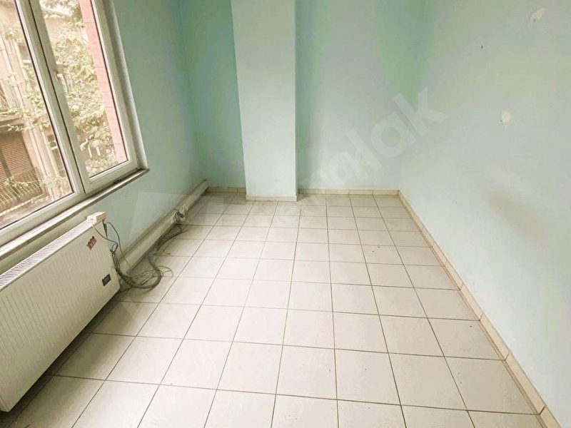 Şişli Merkezde 245 M2 Asansörlü Yangın Merdivenli İşyeri Ofis