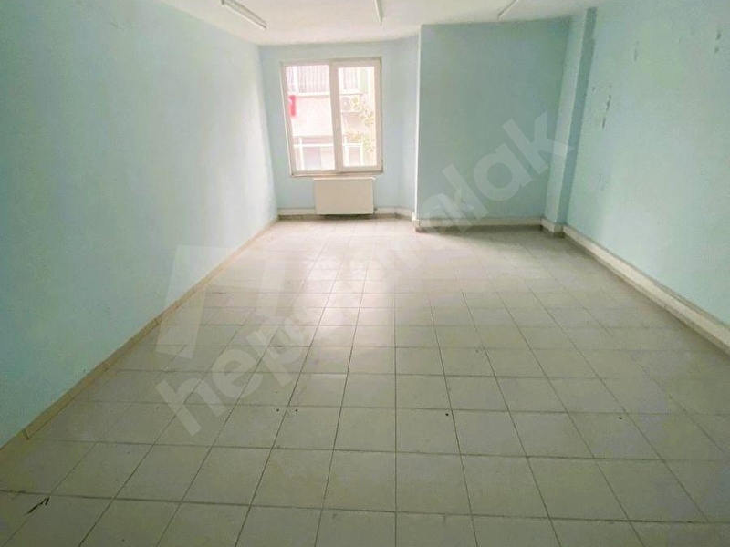 Şişli Merkezde 245 M2 Asansörlü Yangın Merdivenli İşyeri Ofis