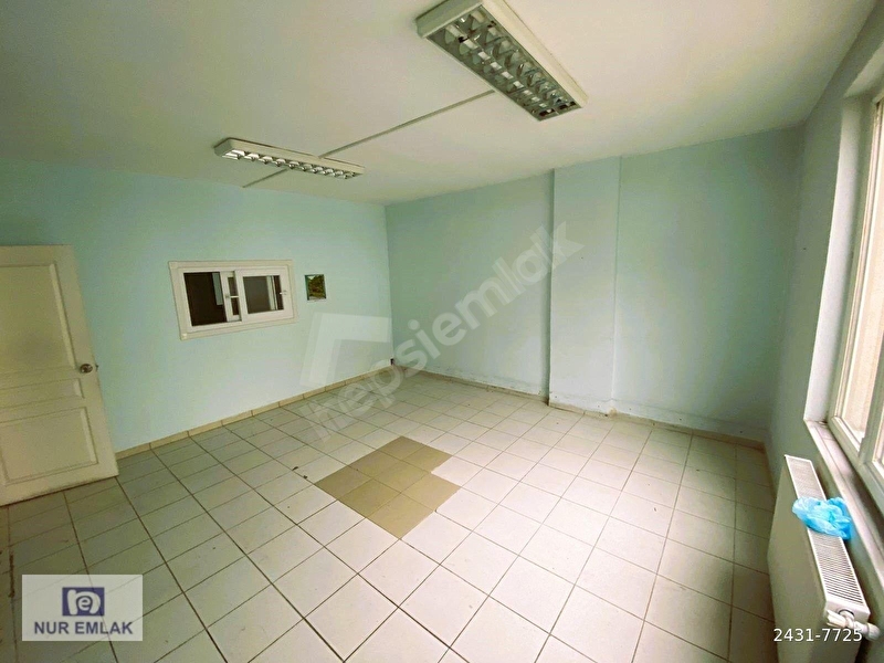 Şişli Merkezde 245 M2 Asansörlü Yangın Merdivenli İşyeri Ofis