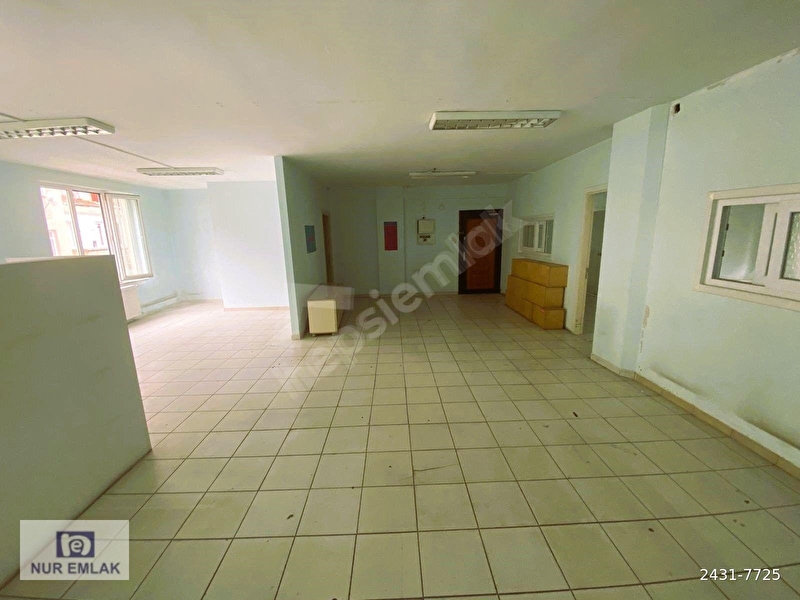 Şişli Merkezde 245 M2 Asansörlü Yangın Merdivenli İşyeri Ofis