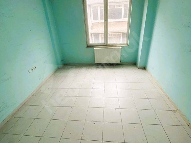 Şişli Merkezde 245 M2 Asansörlü Yangın Merdivenli İşyeri Ofis