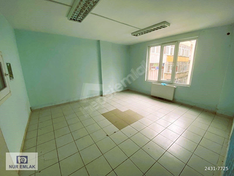 Şişli Merkezde 245 M2 Asansörlü Yangın Merdivenli İşyeri Ofis