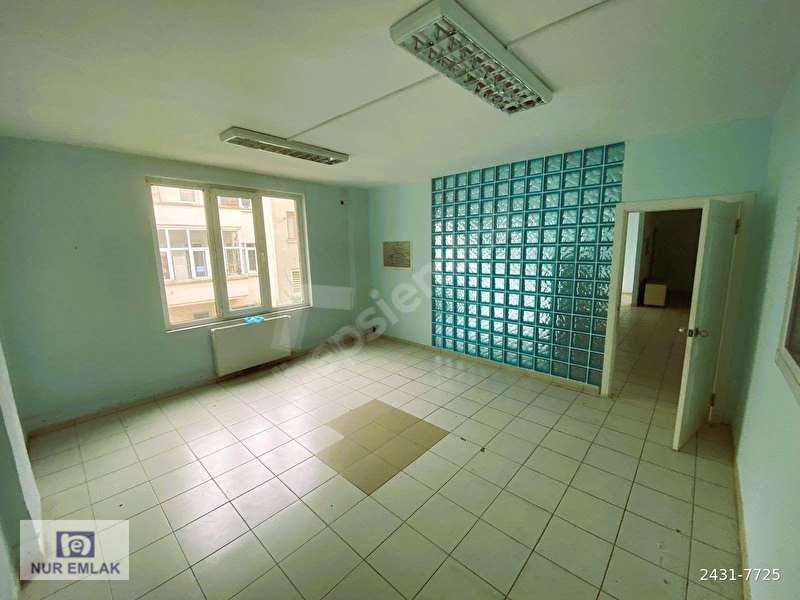 Şişli Merkezde 245 M2 Asansörlü Yangın Merdivenli İşyeri Ofis