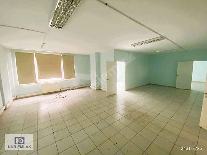 Şişli Merkezde 245 M2 Asansörlü Yangın Merdivenli İşyeri Ofis